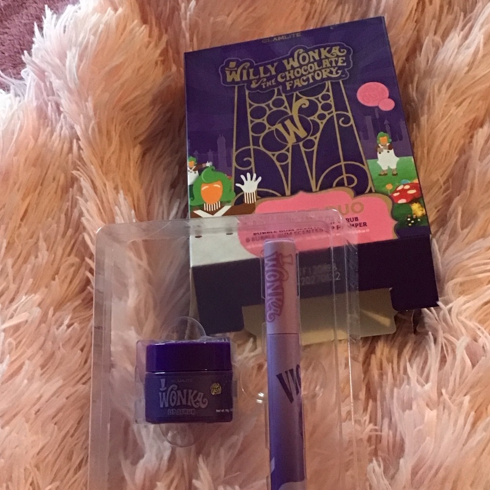 New Willy Wonka Bubble Gum Lip Scrub & Lip Plumper Gloss Duo